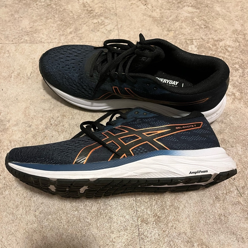 Oasis running shoes